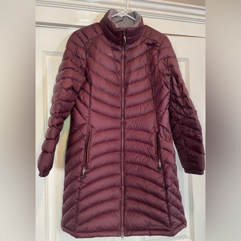 L.L.Bean Women's Ultralight 850 Down Coat Size Medium in Dark Plum